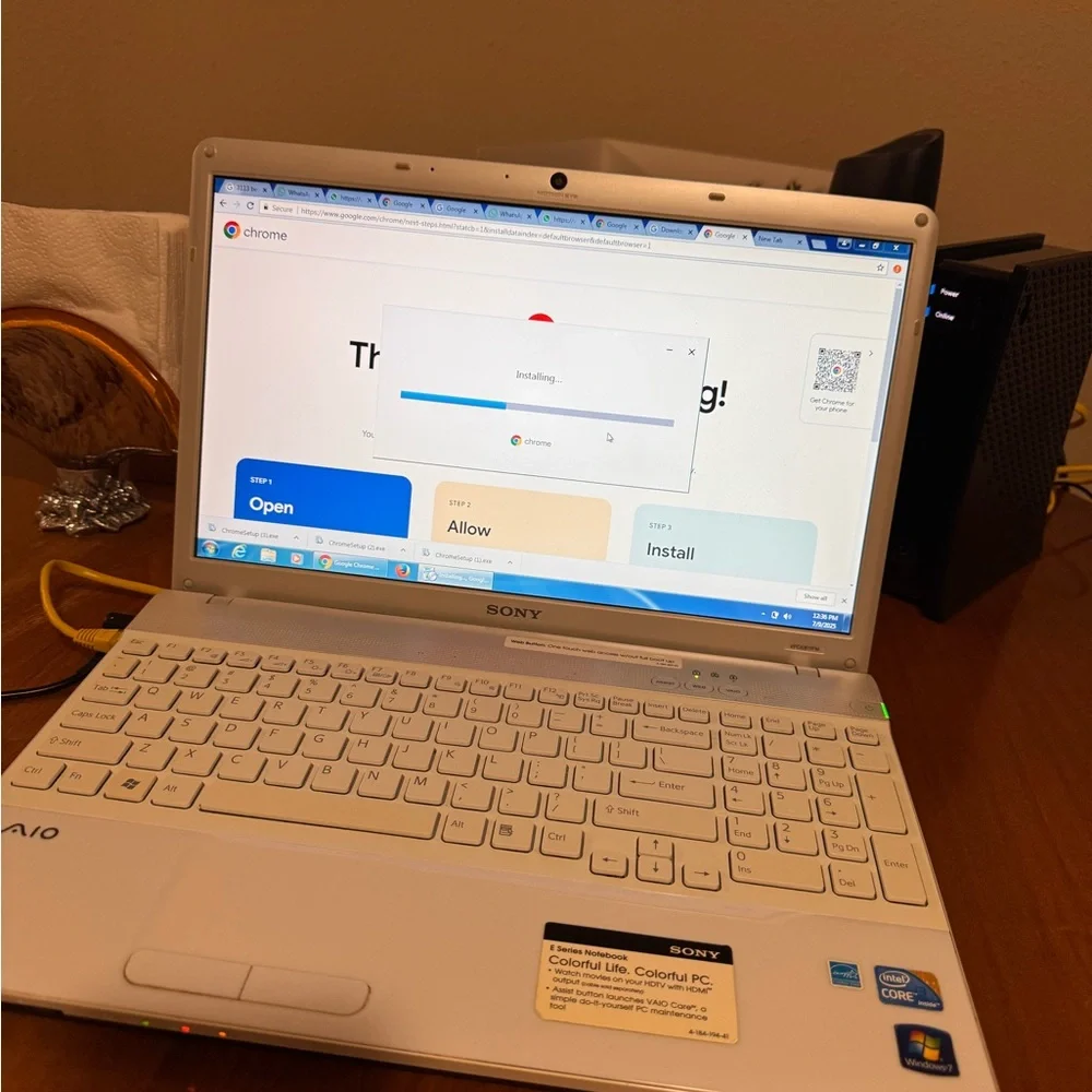 Sony White Laptop Modern Slim Design